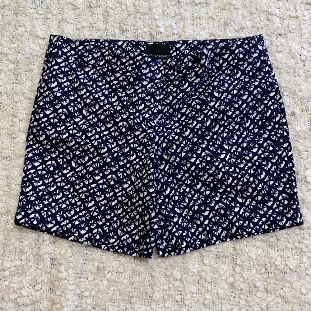 Cynthia Rowley Mid-Rise Indigo & White Patterned Dress Shorts Sz 12